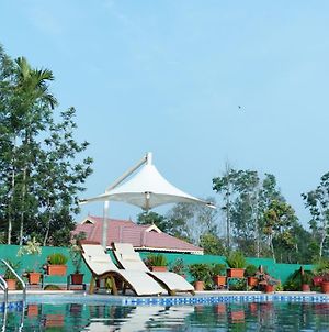 Srinikethana Home Stay With Swimming Pool Madikeri Exterior photo