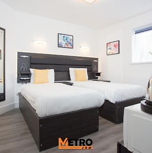 Heathrow Windsor Studios And Rooms By Metro With Free Wifi And Parking Slough Exterior photo