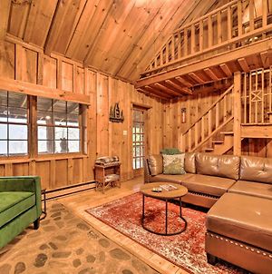 Rustic Maggie Valley Cabin With Mountain Views! Exterior photo