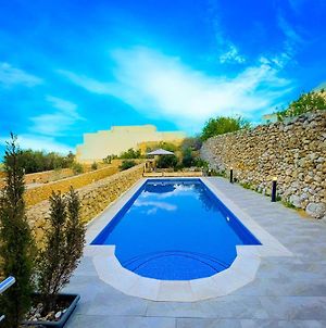 Si-Ku Holiday Home With Private Pool And Hot Tub Xaghra Exterior photo
