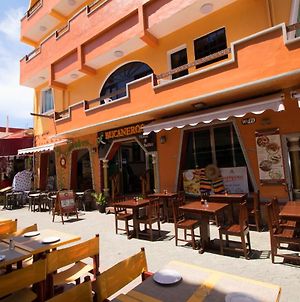 Hotel Bucaneros Isla Mujeres Exterior photo