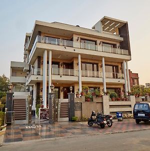 Kapoor Residency Hotel Greater Noida Exterior photo