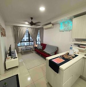 Housemii - A Serendipitous Getaway In Cyberjaya Apartment Exterior photo