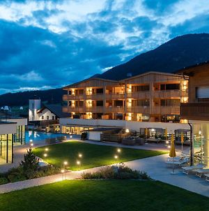 Alpine Nature Hotel Stoll Valle di Casies Exterior photo