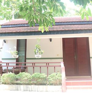 Our House Bungalow Hotel Kampot Exterior photo