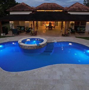 Villa Solara - Luxury 3 Bedroom Villa With Pool, Golf & Lake View Rio Hato Exterior photo