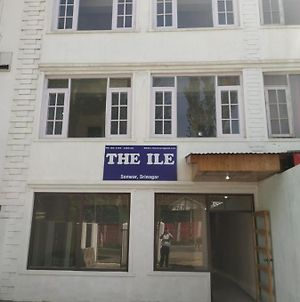 The Ile Hotel Srinagar  Exterior photo