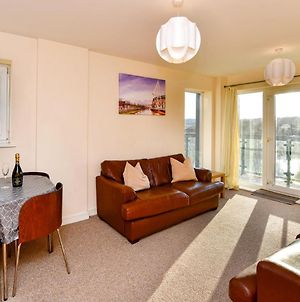 Pass The Keys 2 Bed Apartment In The Bay Sleeps 4 With Parking Cardiff Exterior photo
