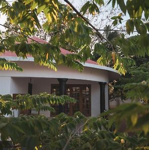 Carmel Simon Villa - Charming Roundhouse Kottarakara Exterior photo