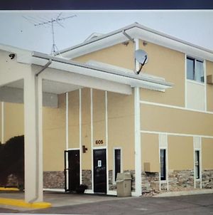 Super 8 By Wyndham Cos/Hwy. 24 E/Pafb Area Hotel Colorado Springs Exterior photo