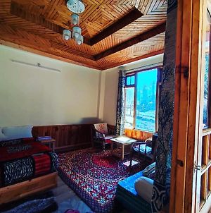 Alpine Homestay At Gadagusain Banjar Exterior photo