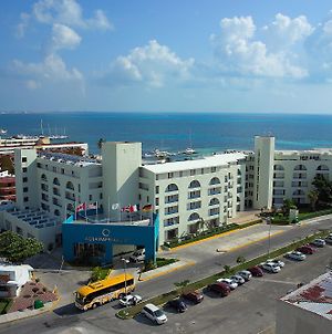 Aquamarina Beach Resort Cancun Exterior photo