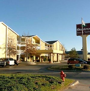 Oaktree Inn And Suites Oklahoma City Exterior photo