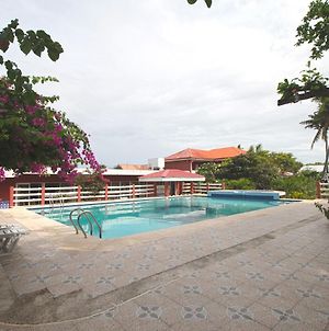 Oyo 853 Malapascua Beach And Dive Resort Malapascua Island Exterior photo