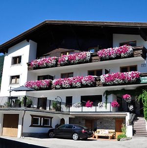 Alpen Apartments Austria Berwang Exterior photo