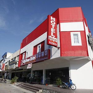 Hotel Holmes Kelana Jaya Petaling Jaya Exterior photo