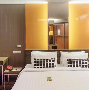 Tango Vibrant Living Hotel - Sha Extra Plus Bangkok Exterior photo