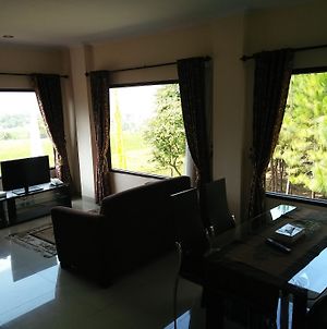 Bukit Alamanda Resort Garut Exterior photo