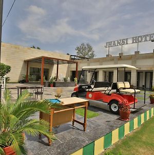 Jhansi Hotel Exterior photo