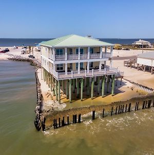 Shamrock Shores Bottom Floor - Large Gulf Front Deck And A Private Sea Wall For Fishing! Rent As A 4 Or 6 Bedroom! Home Dauphin Island Exterior photo