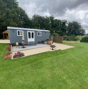 The Bibury - Westwell Downs Shepherd Huts Apartment Oxford Exterior photo
