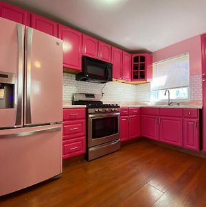 The Pink Paradise Apartment New York Exterior photo