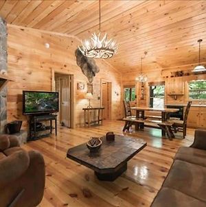 Cabin With Hot Tub, Wood Fireplace, Pet Friendly Villa Cherry Log Exterior photo