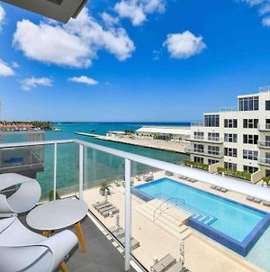 *New* 2Bd 2Bath Apt With Ocean View, Pool, Gym Apartment Oranjestad Exterior photo