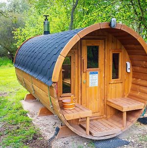 Swan Lodge With Hot Tub Sauna And Treatments Gainsborough Exterior photo