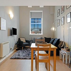 Duplex 3 Bedroom Mezzanine Apartment - Heart Of Edinburgh - Sleeps Up To 7 Guests Exterior photo