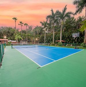 Huge Tennis Court Villa, Indoor Pool, Fire Pit, Amazing Backyard Miami Exterior photo