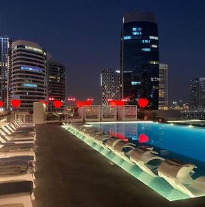 Urban King Bed With Burj Khalifa View & Dubai Mall Exterior photo
