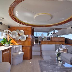 Luxurious 3 Bedroom Yacht Fontainebleau Also Offers Charters Miami Beach Exterior photo