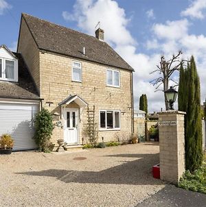 Cheerful 4-Bedroom House Minutes From Bourton On The Water Exterior photo