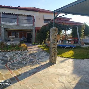 Villa Robert Kostas Nea Iraklia Exterior photo