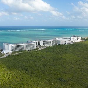 Hilton Cancun, An All-Inclusive Resort Exterior photo