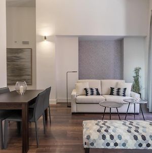 Green - Apartments Sierpes Luxury Suites Seville Exterior photo