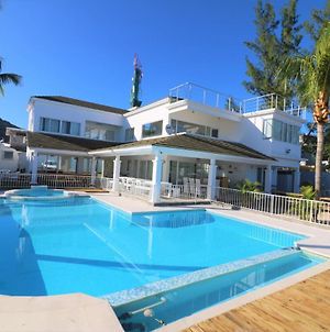 The Beach House - West Coast Mauritius Villa Riviere Noire Exterior photo