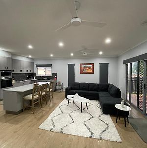 Brand New 4 Bedroom House Townsville Exterior photo