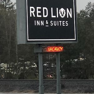 Red Lion Inn And Suites La Pine, Oregon Exterior photo