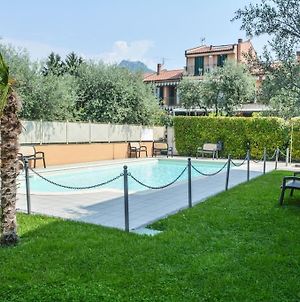 Comfortable Flat With Garden And Pool! Apartment Toscolano Maderno Exterior photo