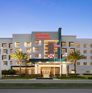 Hampton Inn & Suites Miami, Kendall, Executive Airport Exterior photo