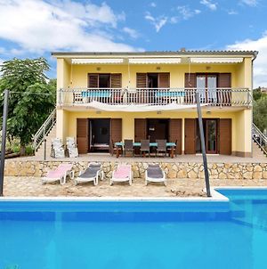 Amazing Home In Banjol With 5 Bedrooms, Wifi And Outdoor Swimming Pool Exterior photo