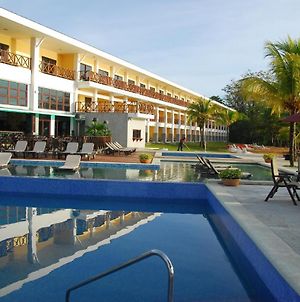 Playa Tortuga Hotel And Beach Resort Bocas del Toro Exterior photo