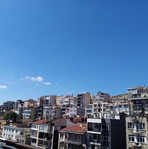 Taksimde Harika Terasli Kismi Deniz Manzarali Daire Apartment Istanbul Exterior photo