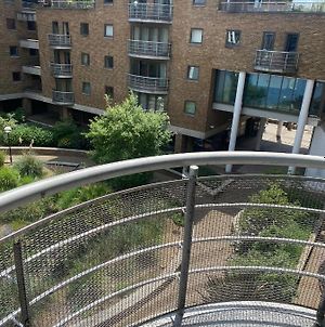 Beautiful One Bedroom Apartment In Canary Wharf London Exterior photo