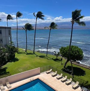 This Place Is Different!! Totally Remodeled Modern Oceanfront Condo. View View! Wailuku Exterior photo