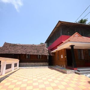 Padippura Veedu - Stay And Relax Thiruvananthapuram Exterior photo