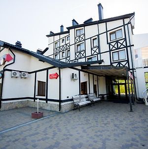Trio Hotel Restaurant Ivano-Frankivsk Exterior photo