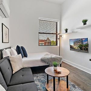 Stylish Uptown Studio Apt With A Modern Kitchen Apartment Chicago Exterior photo